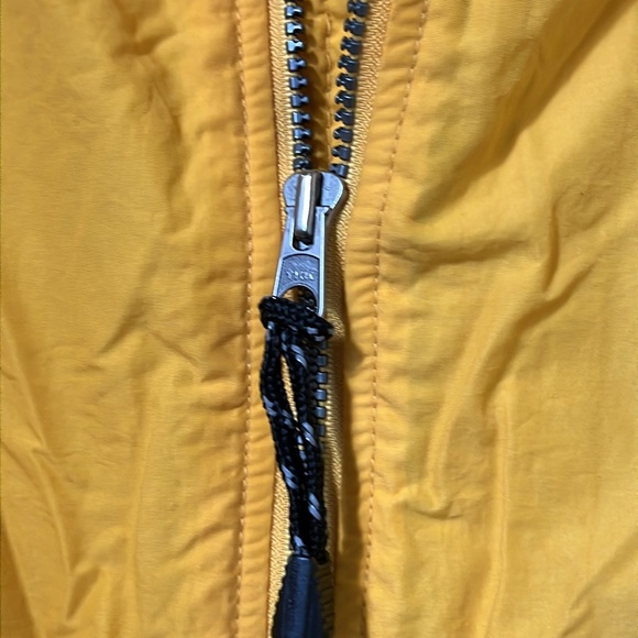 Notre Dame Jacket Hoodie Zip Front Size XL Yellow Rain Outergear Fighting Irish - Picture 4 of 9